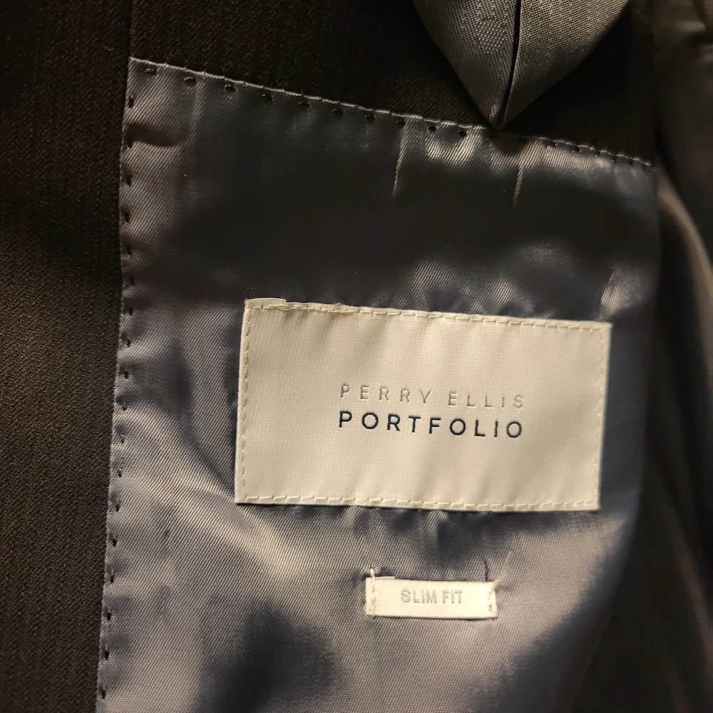 Perry Ellis Black Men's Blazer - Picture 2 of 4